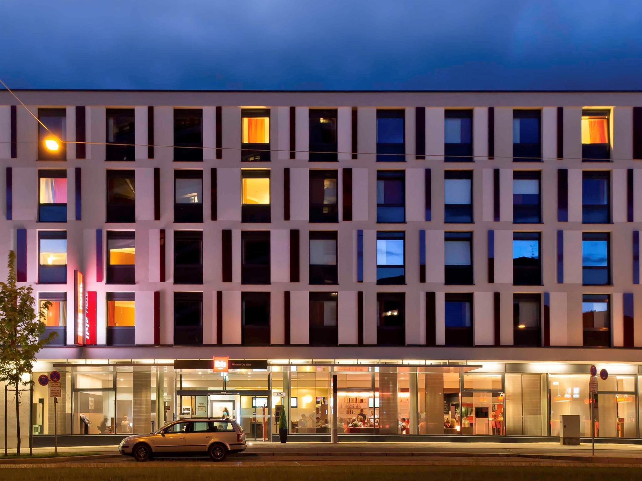 Ibis Hotel Muenchen City West Екстер'єр фото