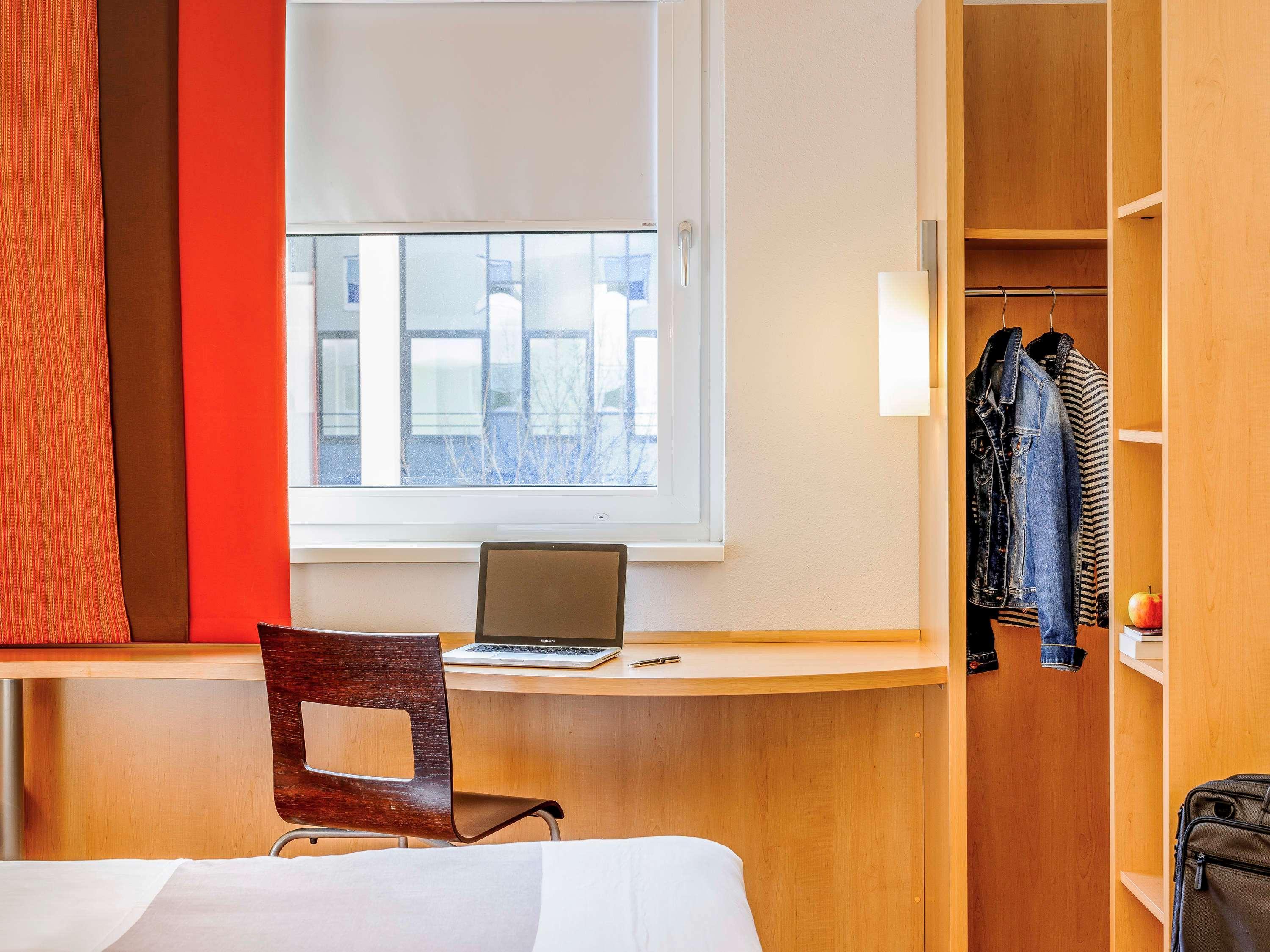 Ibis Hotel Muenchen City West Екстер'єр фото